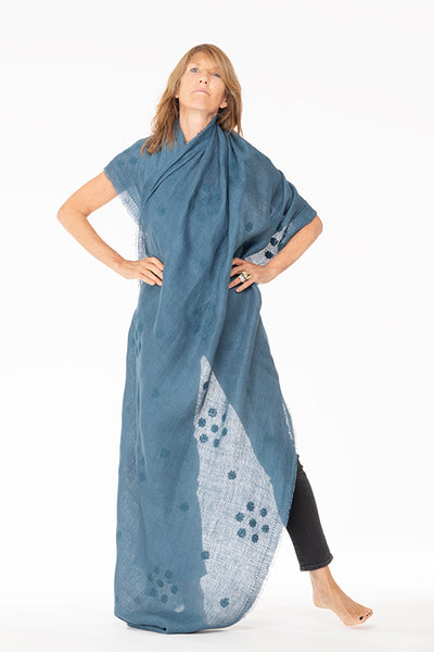 LINEN EMBROIDERED COLABA DAISY CHAIN SHAWL