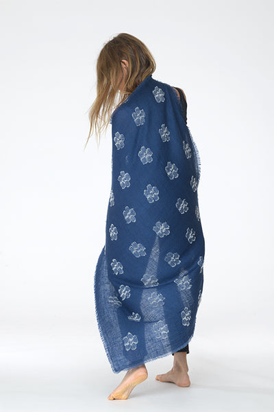 REVERSE BLOSSOM FLOAT BANDANA